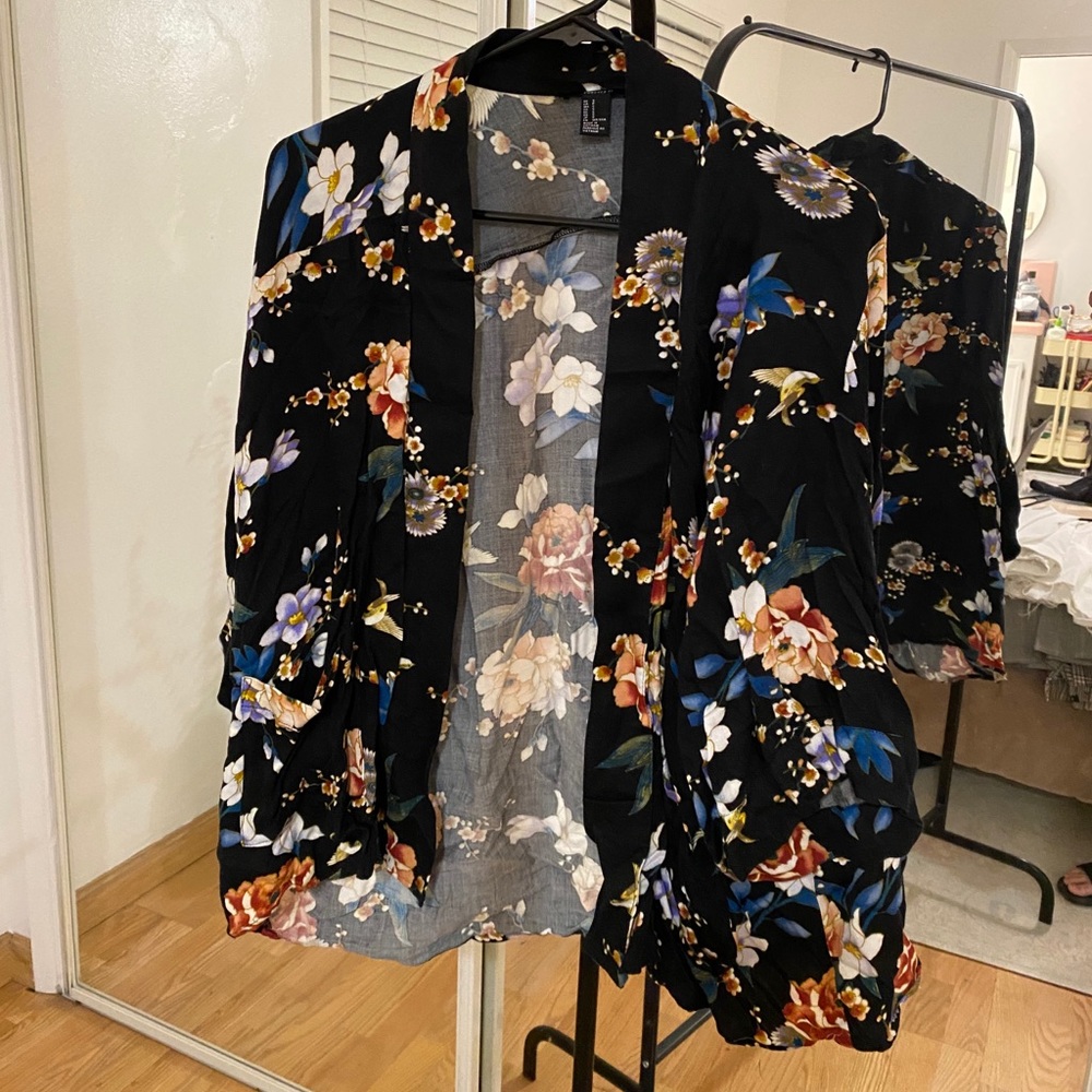 Forever 21 Floral Kimono S